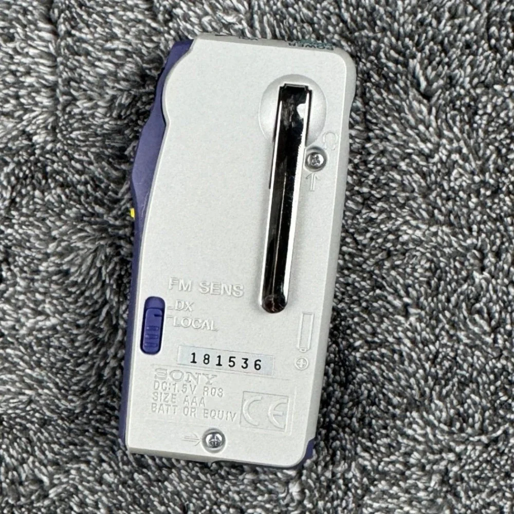 Sony SRF-M55 Walkman FM Stereo Radio Mega Bass Groove Silver Purple 15 Presets